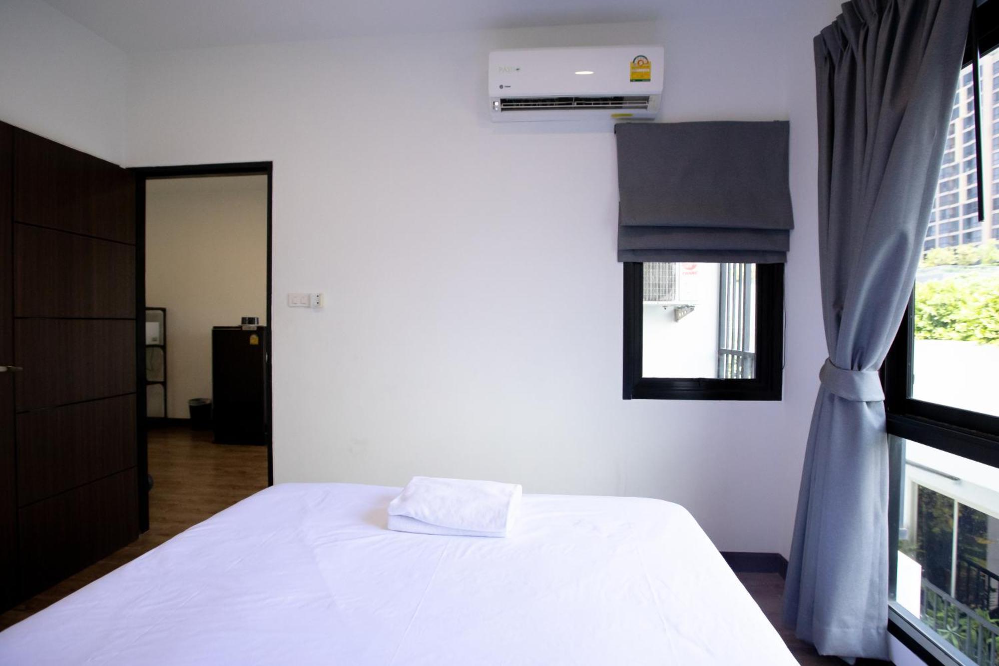 Room 36 Service Apartment Bangkok Exterior photo