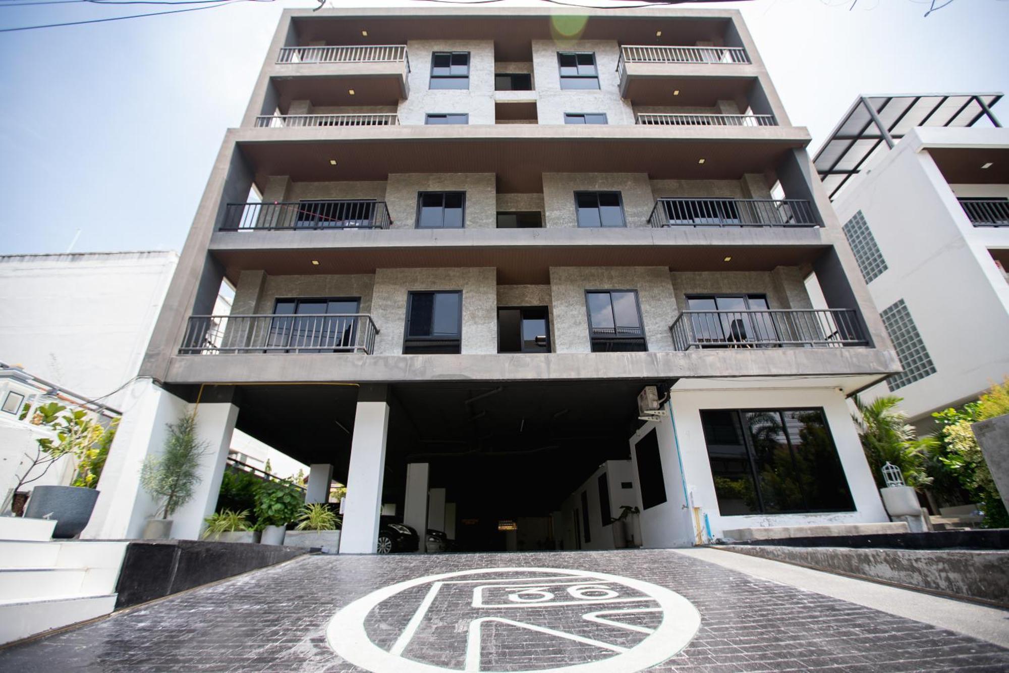 Room 36 Service Apartment Bangkok Exterior photo